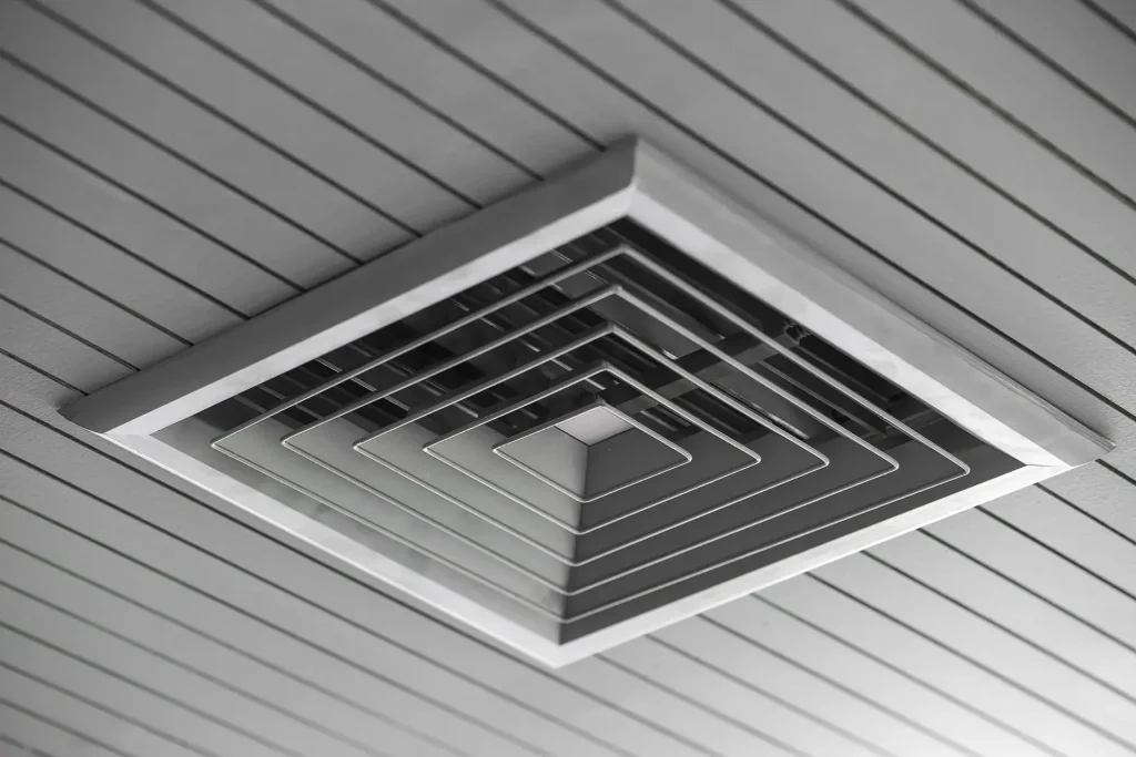 Ceiling-mounted ventilation system in building